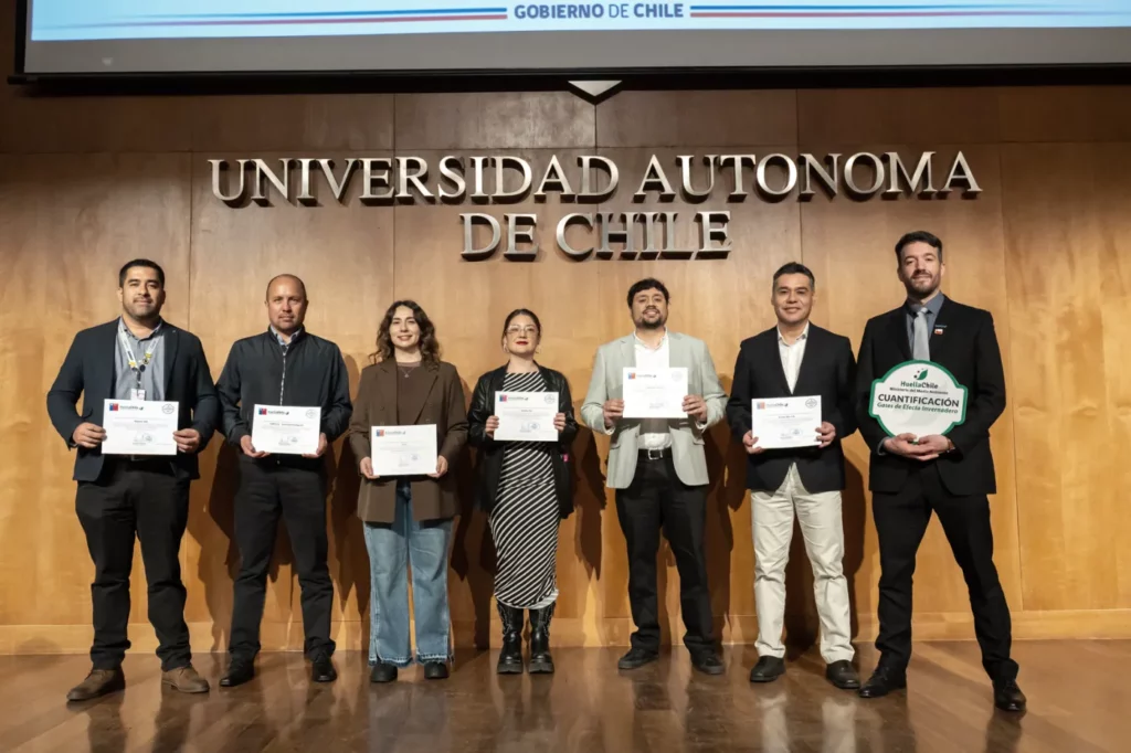 Empresas reconocidas en la Ceremonia HuellaChile 2026, junto a HuellaSmart
